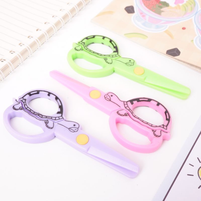 

Gunting Balita Tin Hao Plastik Kura-Kura Safety Scissors Pemotong kertas aman untuk anak