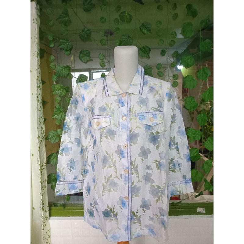 Atasan blouse kemeja bunga putih biru
