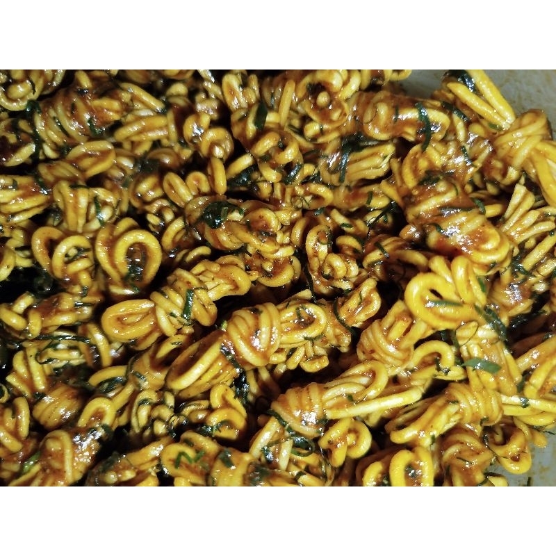 

MIE KRITINGAN / MIE GULUNG / MIE KEPANG PEDAS DAUN JERUK 200GRAM / THINWALL