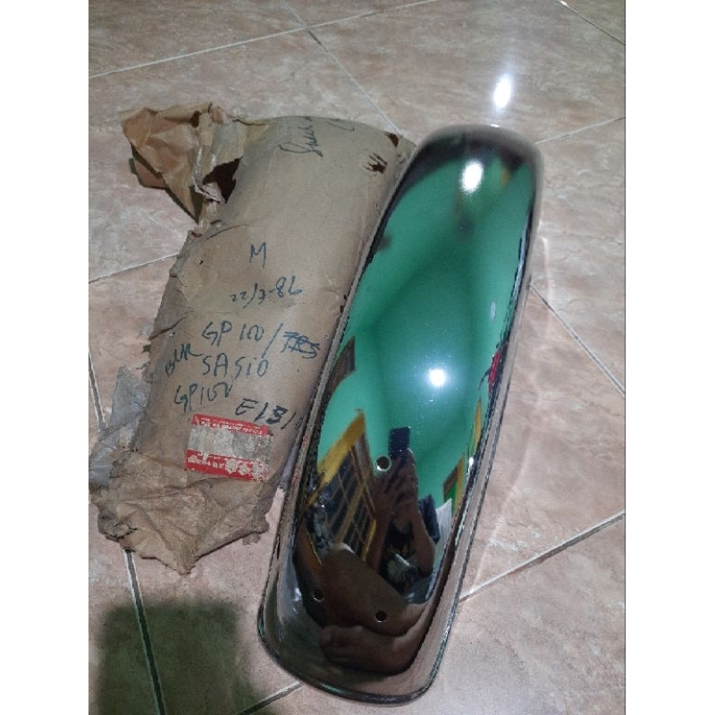 spakbor slebor sayap belakang SUZUKI GP 100 125 - GP100 - GP125 ORIGINAL Japan NOS