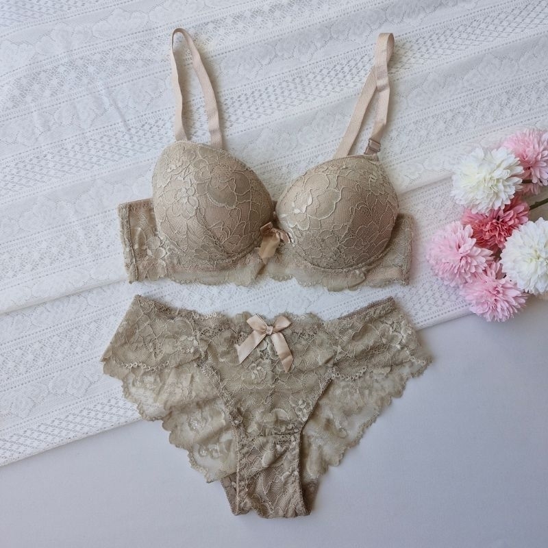PUSH UP BRA RENDA SET DAN CELANA DALAM BRA KAWAT BUSA TEBAL