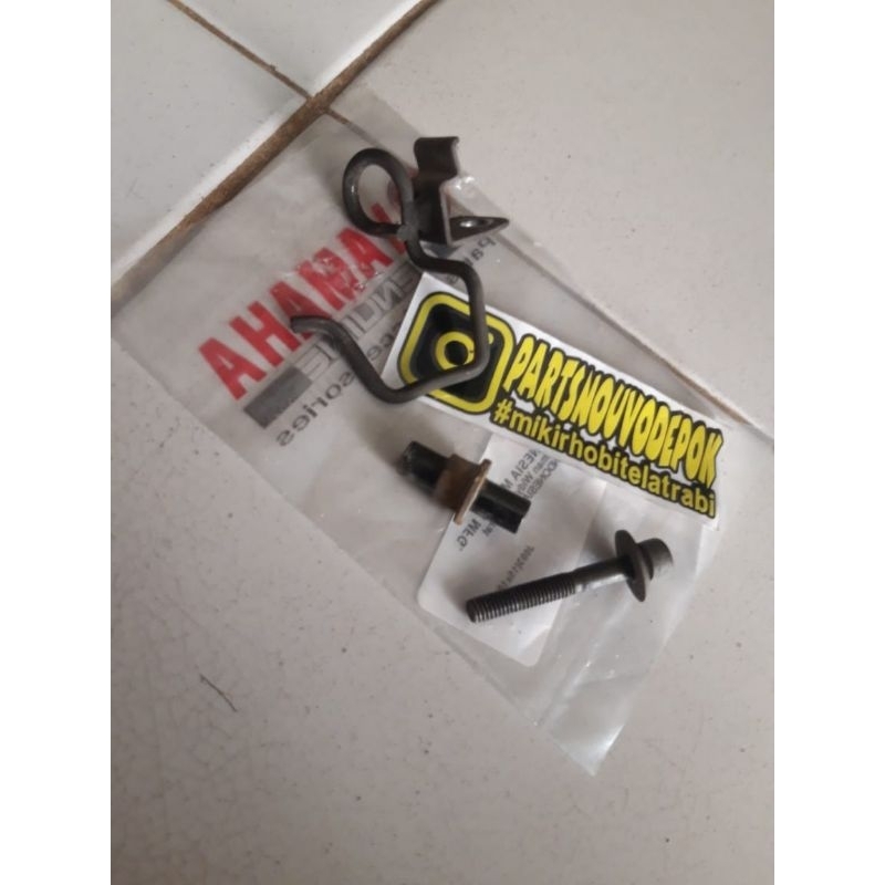 Breket selang ais system nouvo z / Breket pipa ais system / Breket ais nouvo z