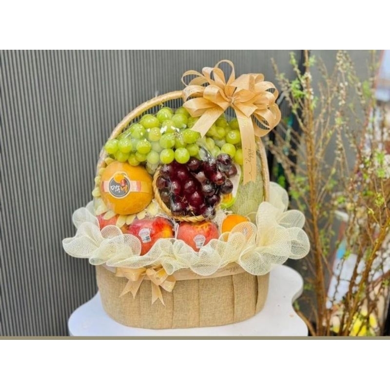 

the spring summer love fruit baskets and flowers bouquets bucket buket bunga siap pakai dan kirim segera kapan saja order kekasih sahabats heheheheheee