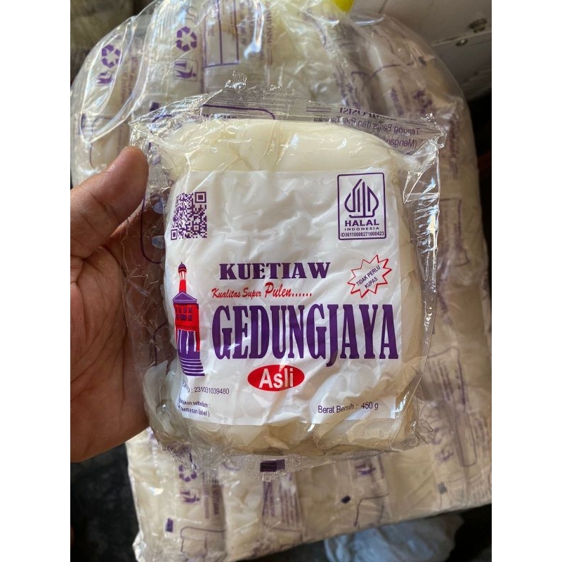 

Kwetiau / Kuetiaw Basah Merk Gedung Jaya 450gr