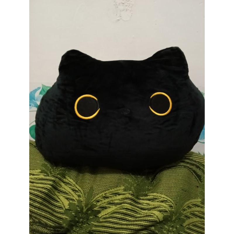 Boneka MR.DIY bantal kucing hitam