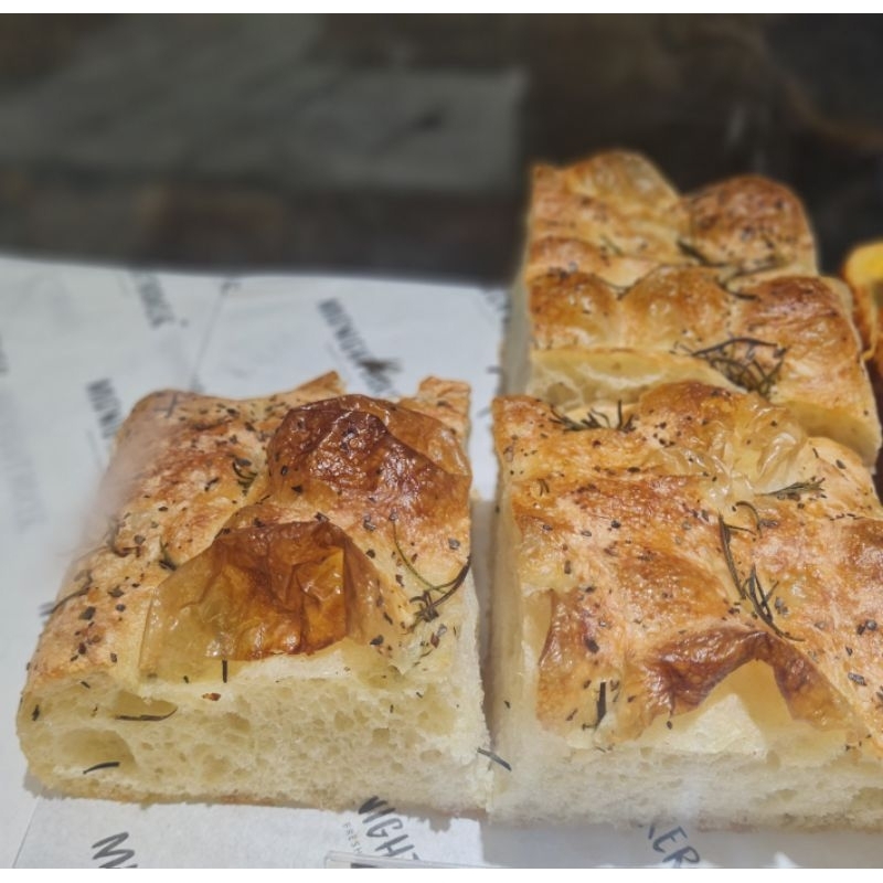 

Focaccia Salt Rosemary / Chicken Pesto