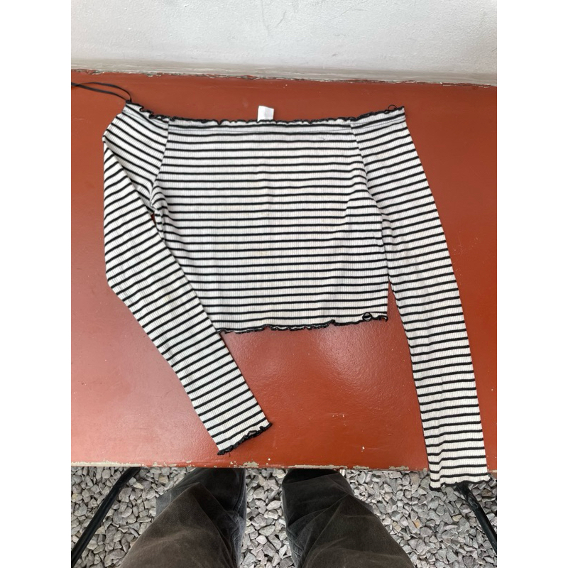 hnm off shoulder top