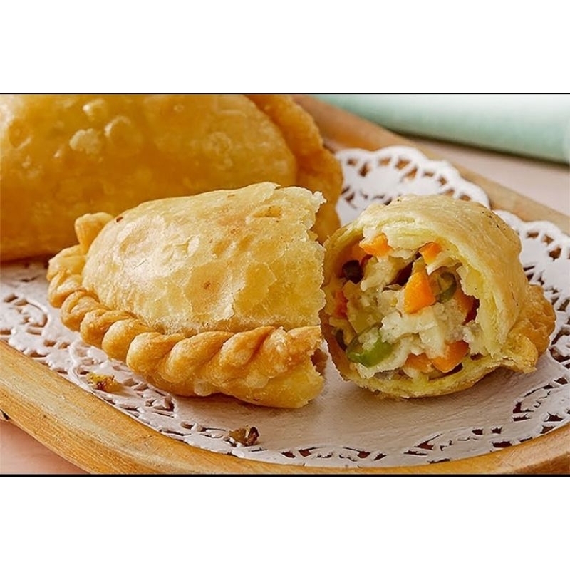 

PASTEL isi wortel kentang ayam ( PO H-1 )