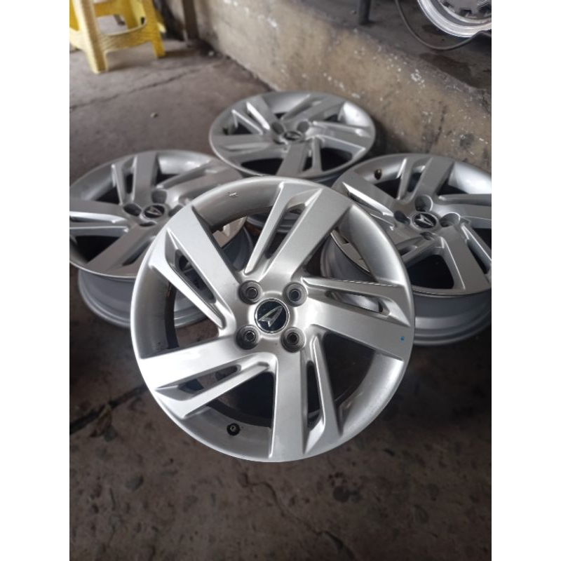 Velg Oem Original Daihatsu Rocky Ring 16 pcd 4x100 Lobang 4