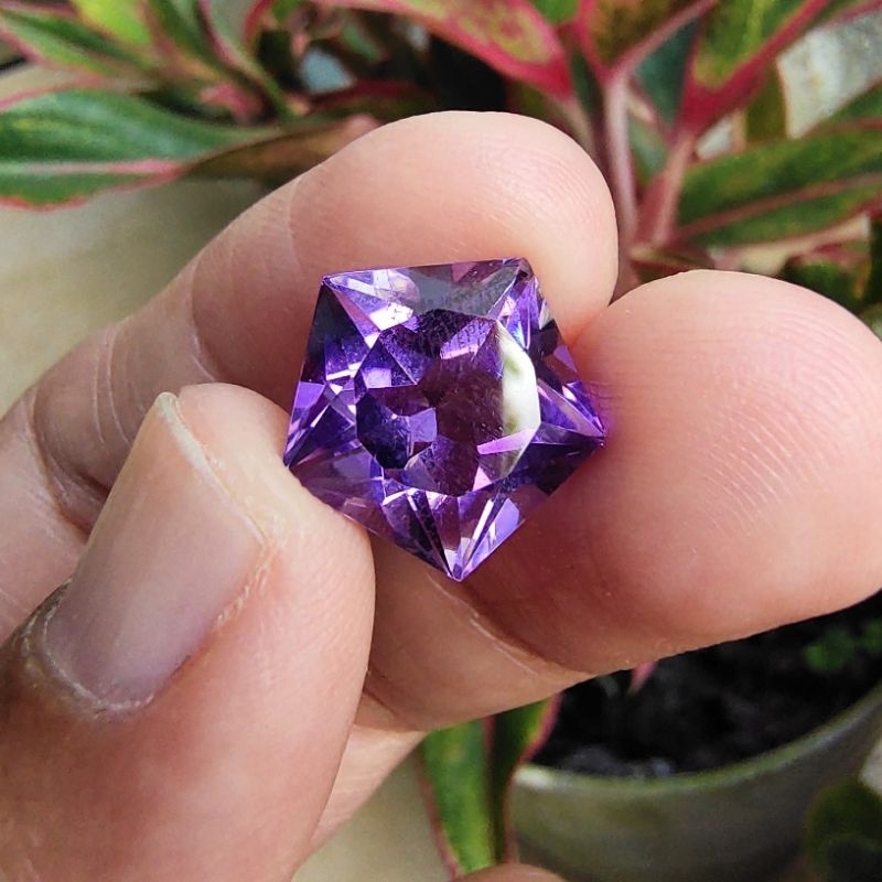 Batu Permata Natural Kecubung Ungu Cutting Star / Kating Bintang