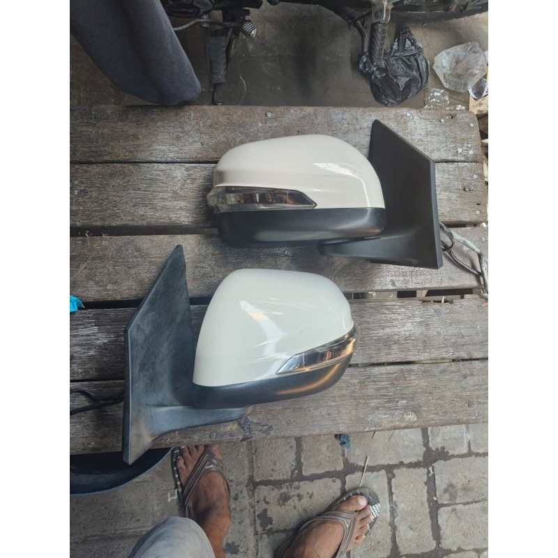 Spion Avanza Veloz 2016 Original