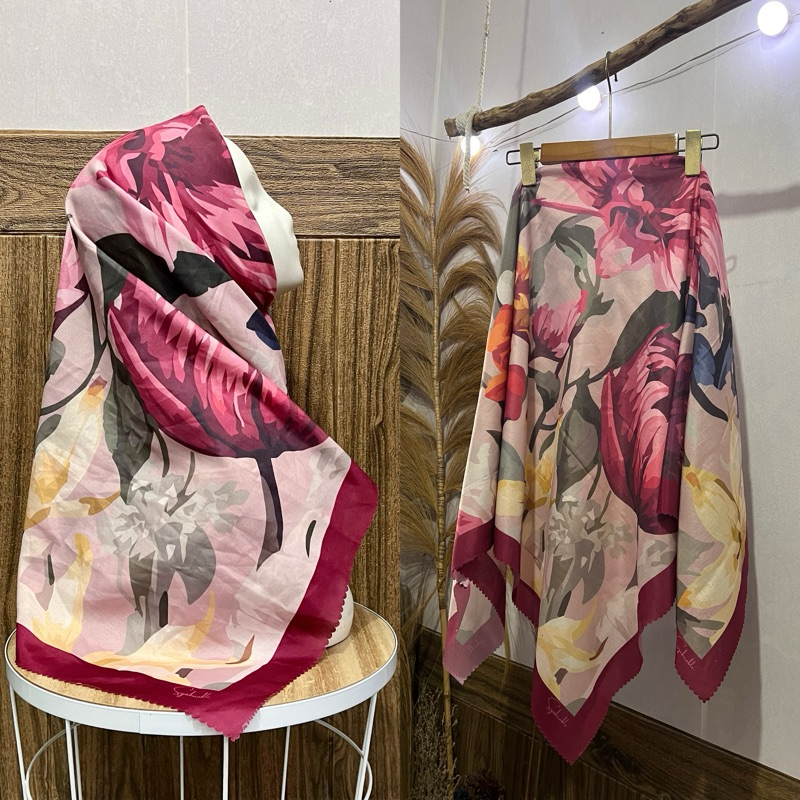 HIJAB VOAL MOTIF SEGIEMPAT BUNGA JENIFER RED by Syahirable HIJAB MOTIF BUNGA MERAH HIJAB MOTIF PRINT