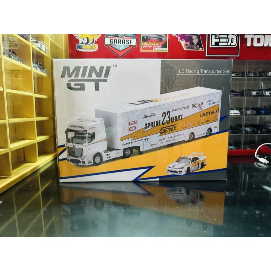 Mini GT Mercedes Actros & Nissan Silvia S15 LB Racing Transporter Set