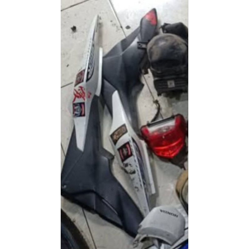 body set plastik + stoplamp + spkbor cb150r old