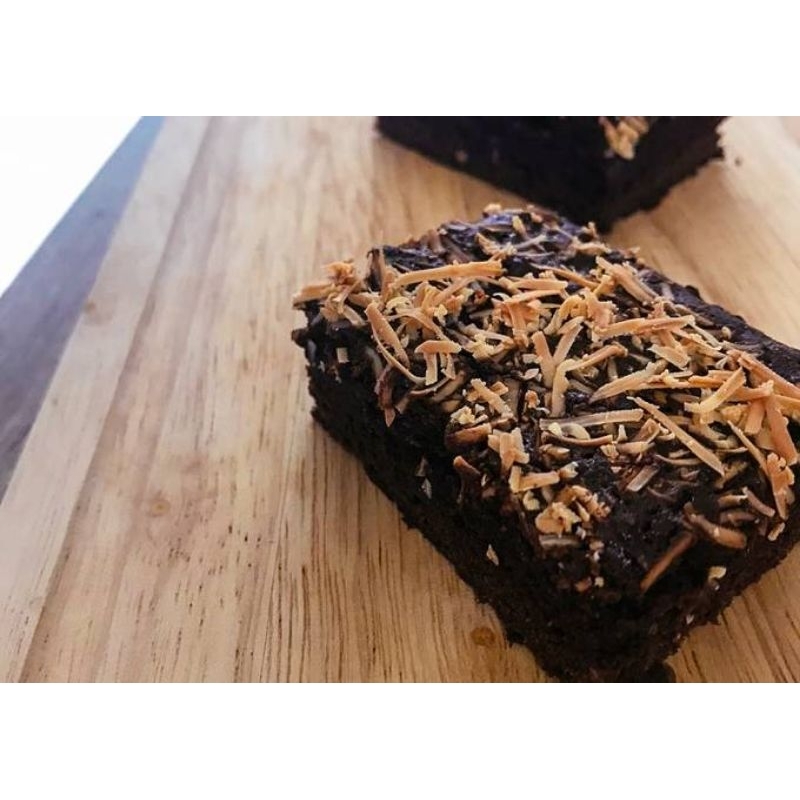 

BROWNIE FUDGY SIZE 20x10