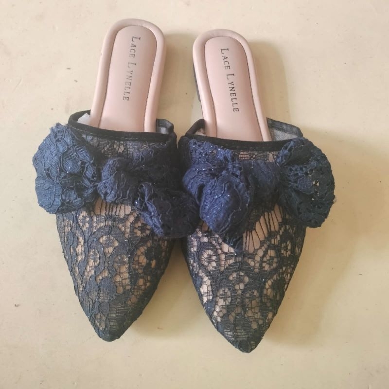 preloved sendal lace lynelle navy size 37