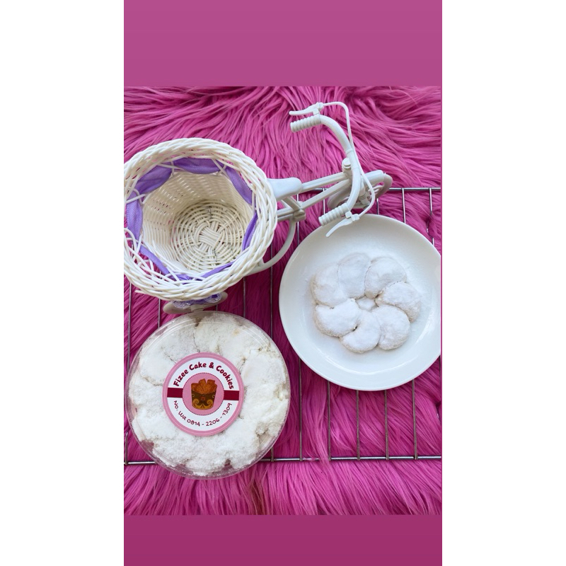 

PUTRI SALJU PECAH DILIDAH