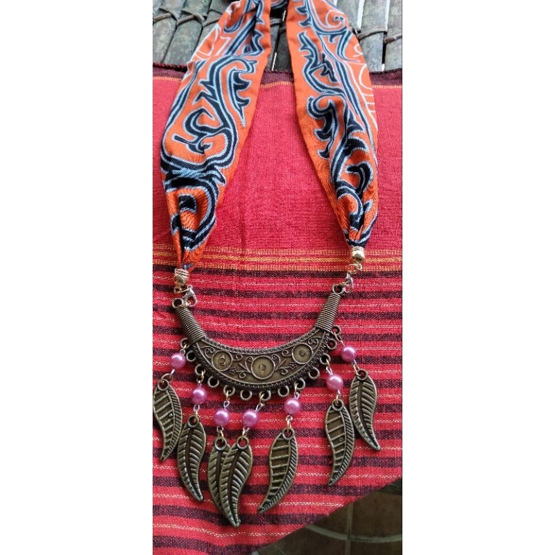 Kalung etnik Batak