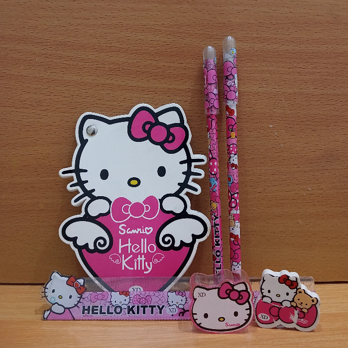

Satu set alat tulis dalam tas kecil karakter hello kitty