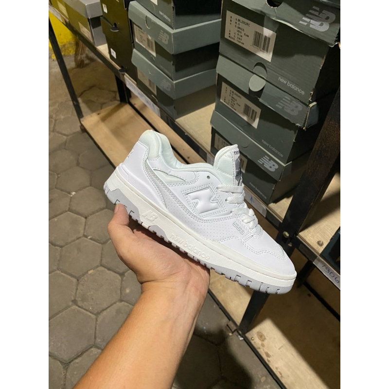 Grosir Sneakers 550 White Grey BNIB