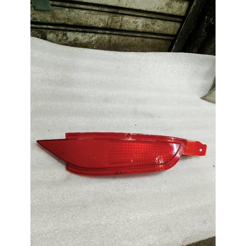 lampu mata kucing Ford fiesta kanan