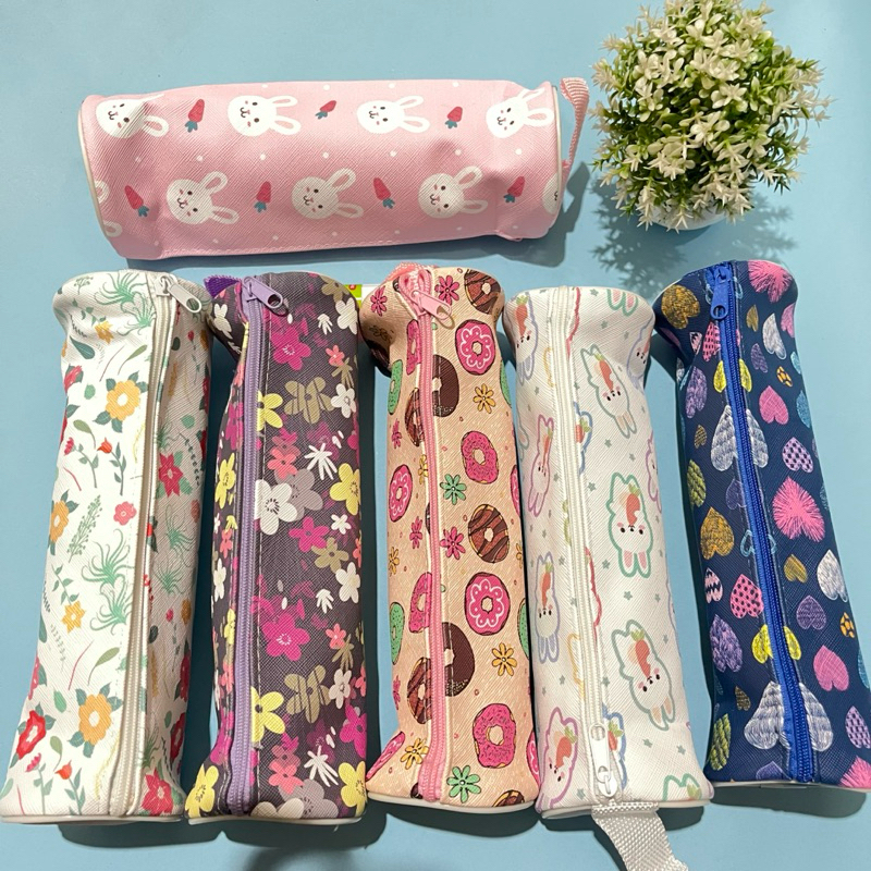 

Tempat Pensil Tabung Motif Lucu Elegan Pencil Case Motif Flower Bunny Rabbit Kelinci Love Donat Imut