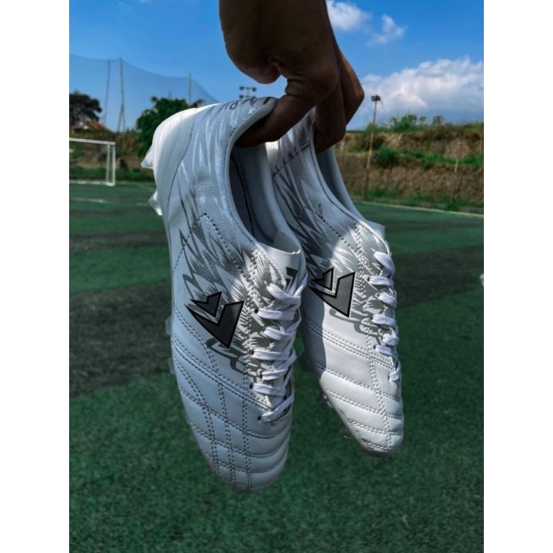Sepatu Bola Sevspo Garuda White Silver Sepatu Original Pria Wanita Made in Indonesia