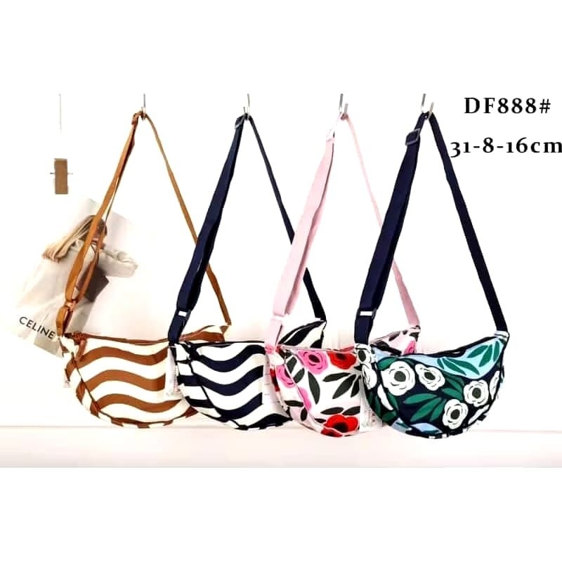 Sling bag Uniql* , Shoulder bag ,tas bulan sabit