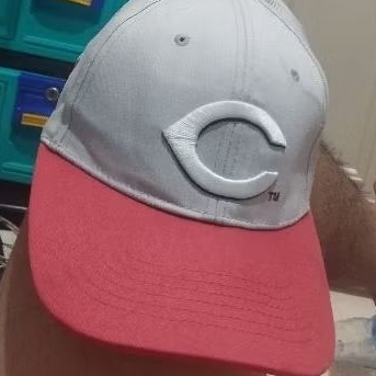 Topi Logo C