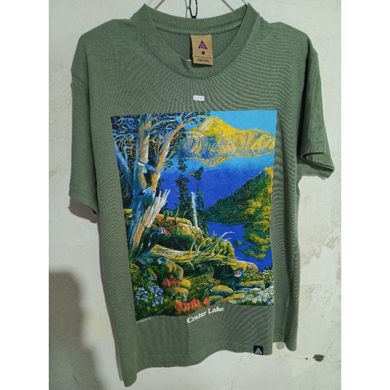 Kaos Nike ACG Crater Lake