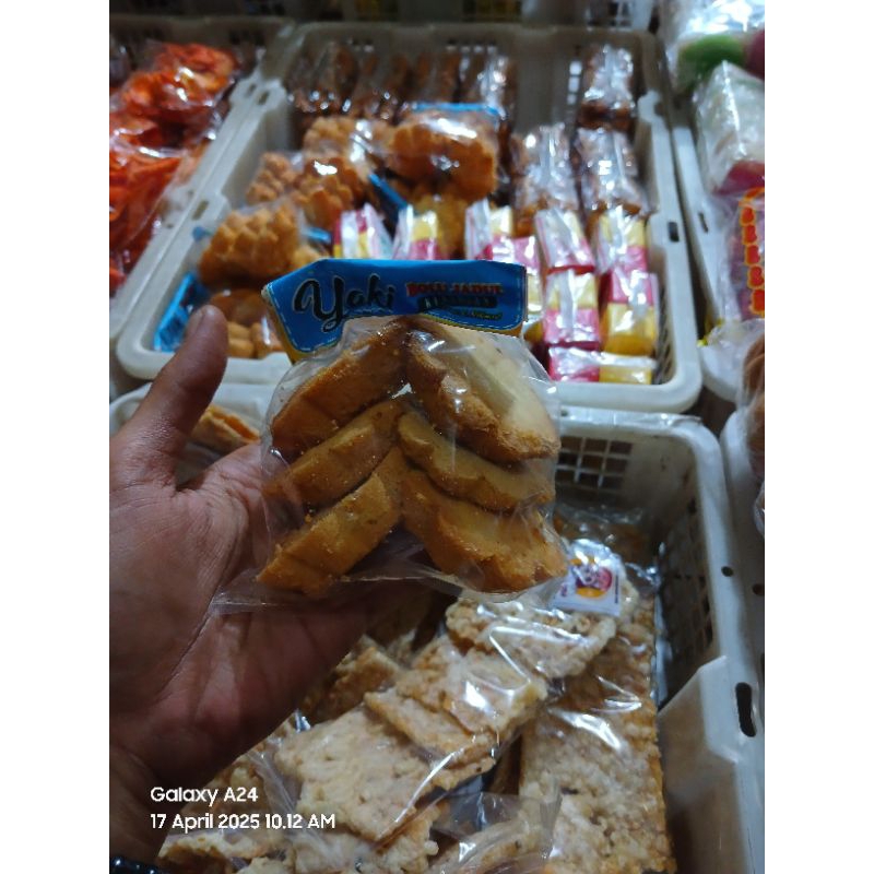 

KUE JADUL KERING YAKII / 1 PACK