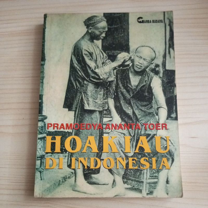 BUKU HOAKIAU DI INDONESIA OLEH PRAMOEDYA ANANTA TOER