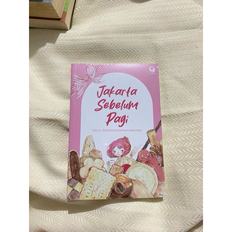 jakarta sebelum pagi (new sealed) dan a prom to remember BOOKED