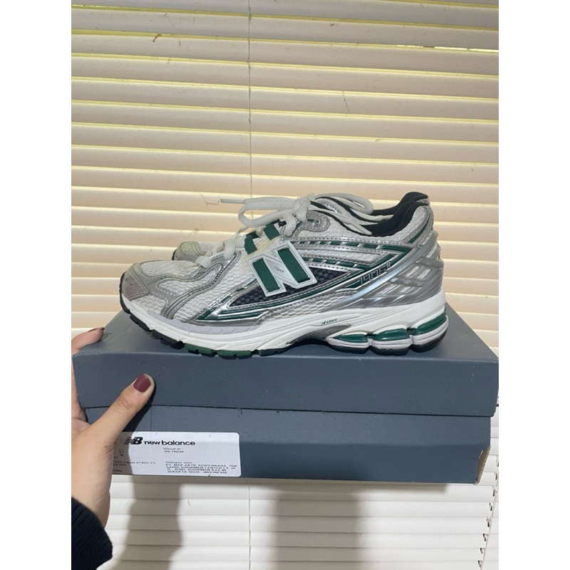 NEW BALANCE 1906R