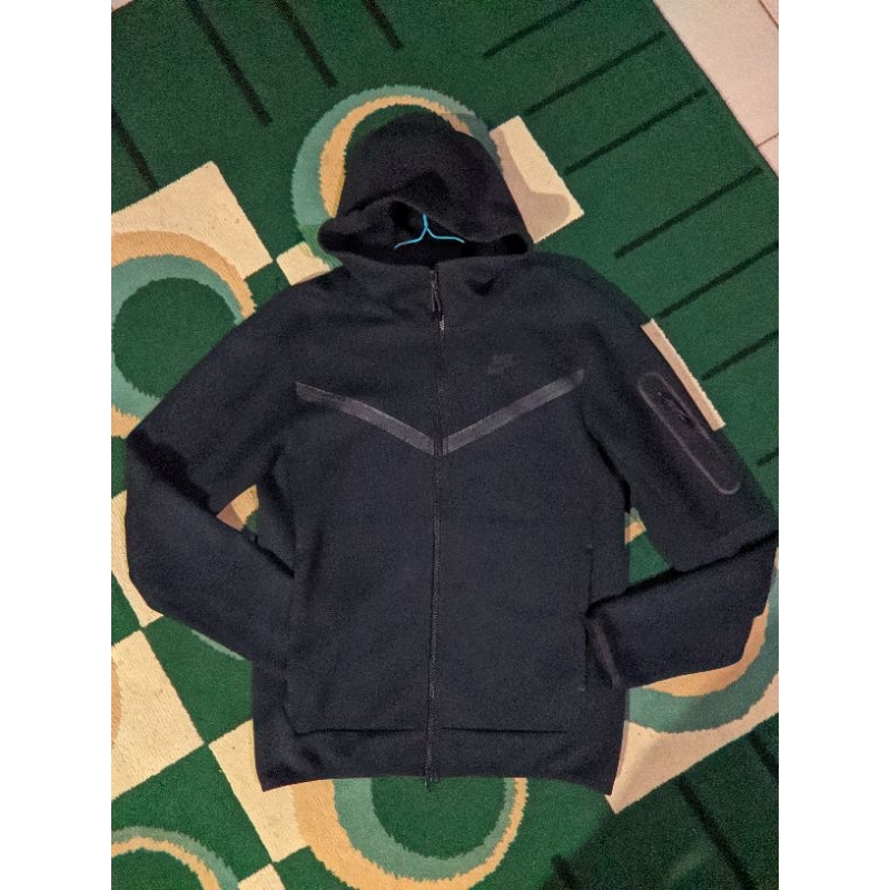 NIKE TECH FLEECE ALL BLACK SIDE POCKET