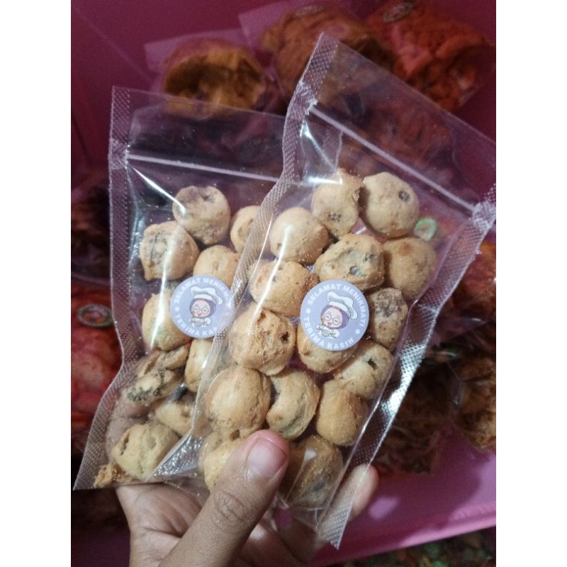 

soes kering isi coklat lumer