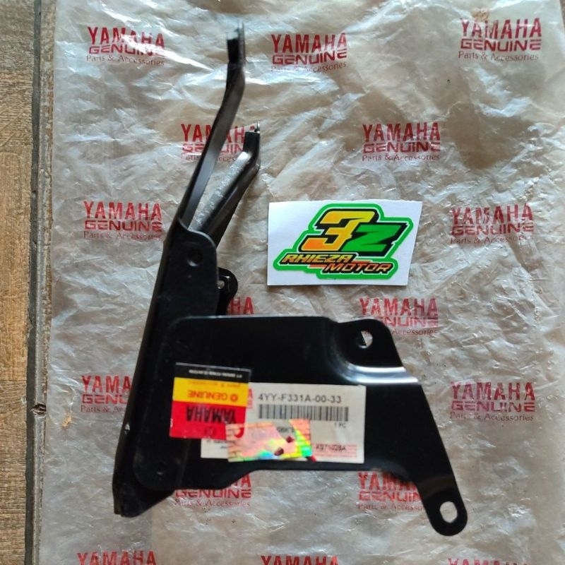 Dudukan breket stay dada dasi panel tameng depan sigma 4YY original baru ygp nos / 4YY-F331A-00-33