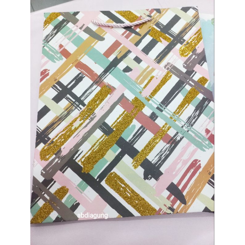 

PAPERBAG MOTIF CPR PINK Uk Sedang / PCS