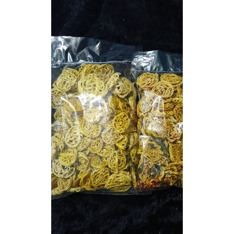 

KERUPUK MIE PEDAS KEMASAN 500GRAM