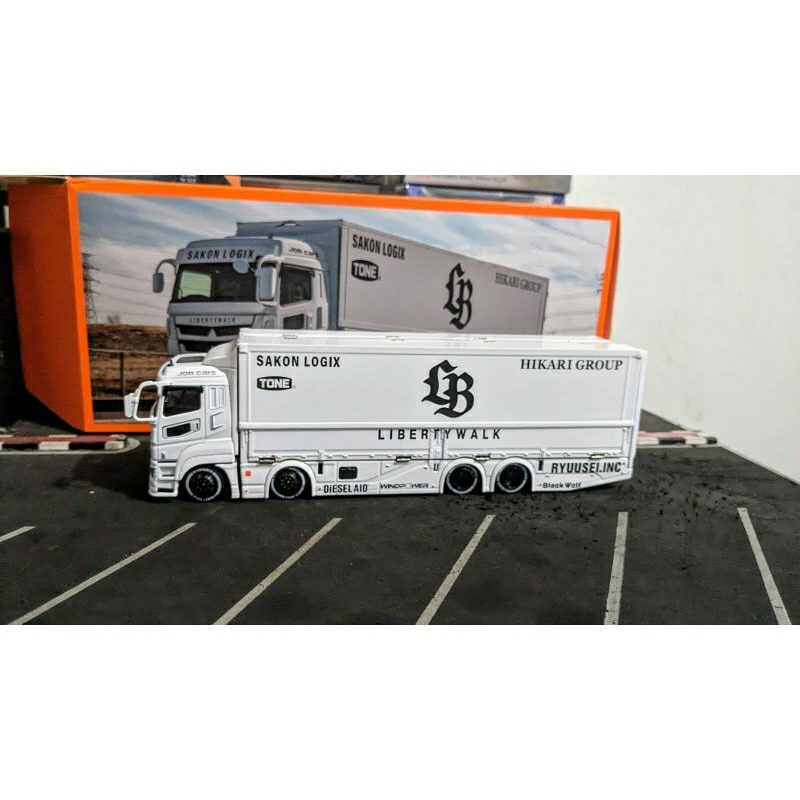 Diecast GCD LBWK Mitsubishi Fuso Super Great LB Truck Transporter Sakon Logix White