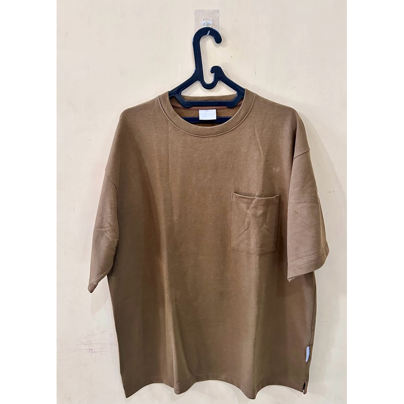 PRELOVED-TiraJeans-Kaos Pria Pendek