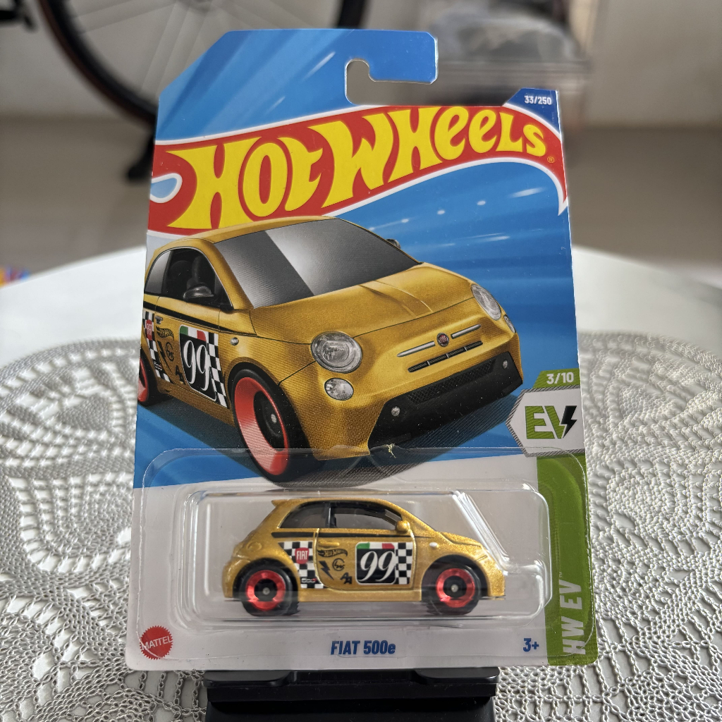 [Hot Wheels] FIAT 500E GOLD - Ready Stock MURAH