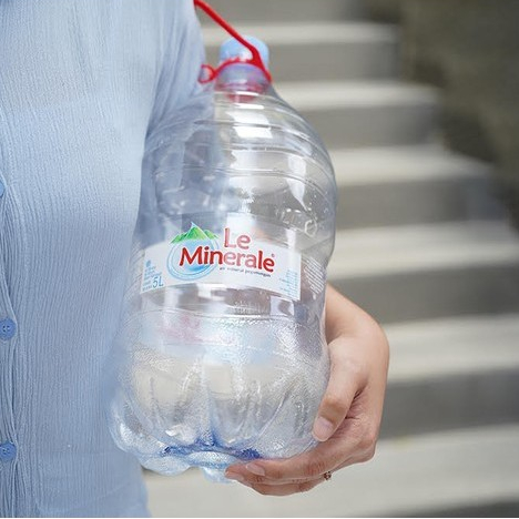 

Air Minum Galon Le Minerale 5 liter