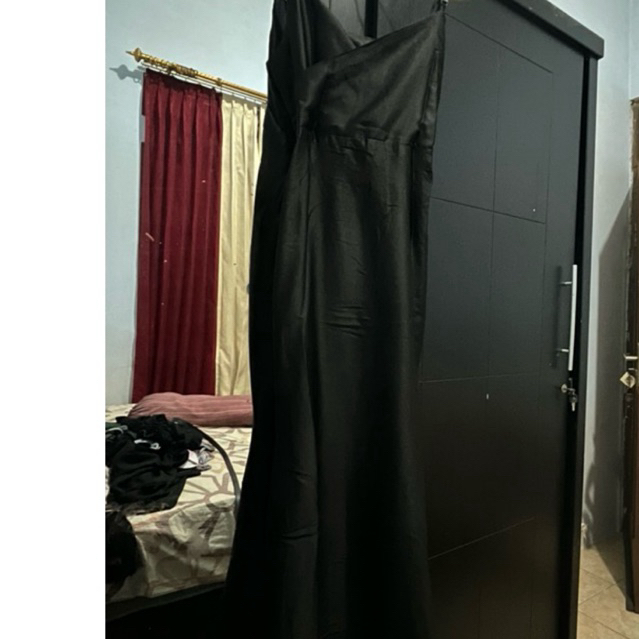 dress satin hitam duyung
