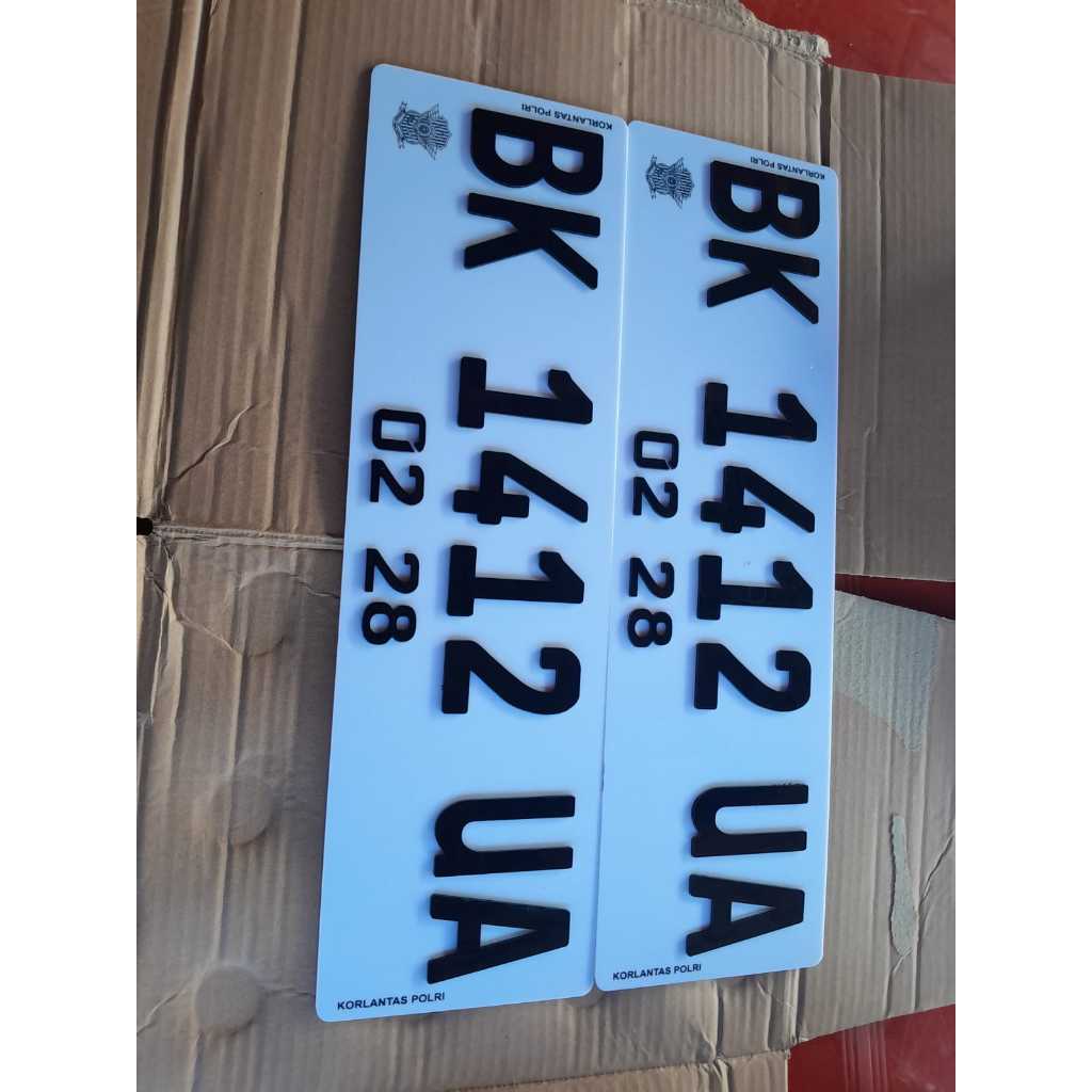 Plat Nomor Timbul Akrilik Mobil FIber Font Baru Putih Hitam