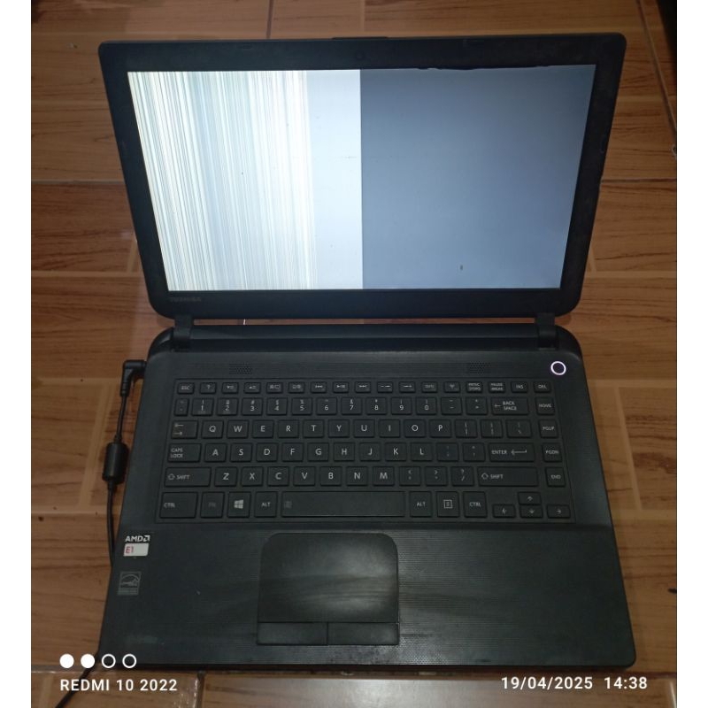 Laptop Toshiba satellite C40D-B AMD minus LCD, tidak ada Hardisk & Charger