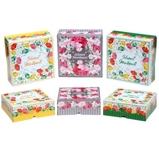 

Kiky Snack Box Lipat / Dus Snack Makanan / Kotak Snack Makanan / Box Makanan Bermotif / Kiky Snck Box Lpt 20x20x7.5Cm / Kiky Snck Box Lpt 18x18x7.0Cm / Kiky Snck Box Lpt 15x15x6.5Cm