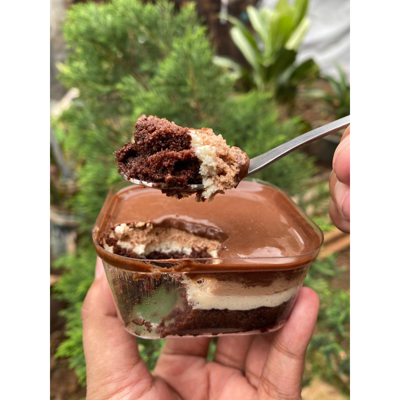 

Dessert Box Gluten-Free | Dubai Chocolate Pistachio | Turkish Chocolate | Classic Tiramisu