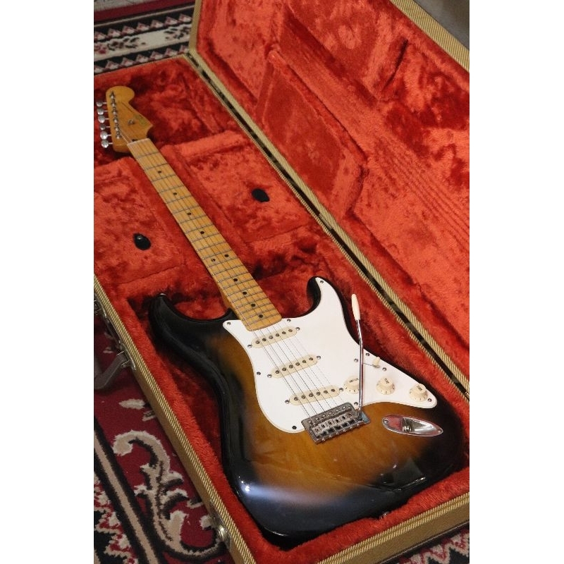 SQUIER STRATOCASTER CLASSIC VIBE 50S 2 TONE SUNBURST COLOR
