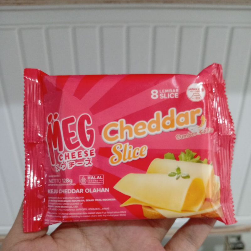 

Meg Cheese Cheddar Slice isi 8